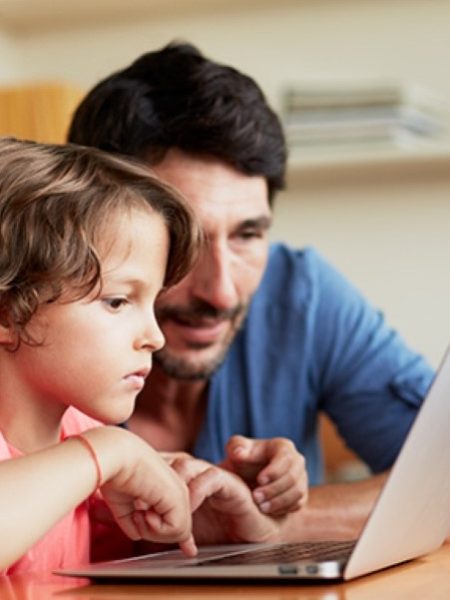 دليل الولي: كيف تتابع تقدّم أبنائك دون ضغط